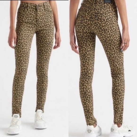 Levi’s 720 High Rise Skinny Leopard Print Jean 25